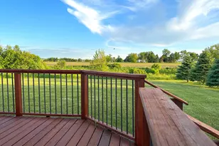 105 Prairie Dr, Walworth, WI 53184 - Photo 5