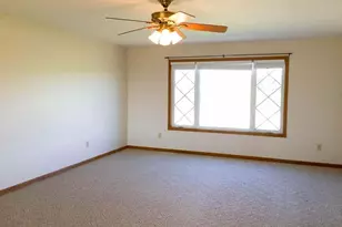 105 Prairie Dr, Walworth, WI 53184 - Photo 13