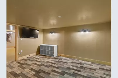 811  Schroeder Dr, Manitowoc, WI 54220 - Photo 19