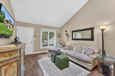 3723  Cheyenne Ct, Racine, WI 53404 - Photo 7