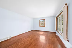 W148N8814 Jefferson Ave, Menomonee Falls, WI 53051 - Photo 5
