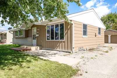 W148N8814  Jefferson Ave, Menomonee Falls, WI 53051 - Photo 3