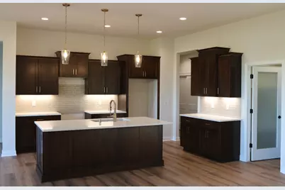 W214N4946  Casey Ct, Menomonee Falls, WI 53051 - Photo 5