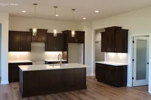 W214N4946 Casey Ct, Menomonee Falls, WI 53051 - Photo 7