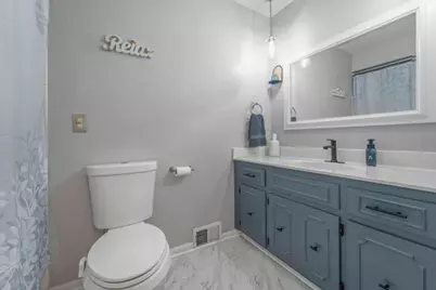 3606 E Norport Dr, Port Washington, WI 53074 - Photo 13