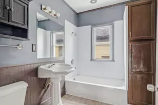 4722 W Garfield Ave, Milwaukee, WI 53208 - Photo 17