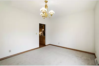 13620 W Eagle Trce, New Berlin, WI 53151 - Photo 11