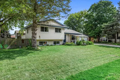 2645  Holly Grove Ct, Racine, WI 53402 - Photo 3