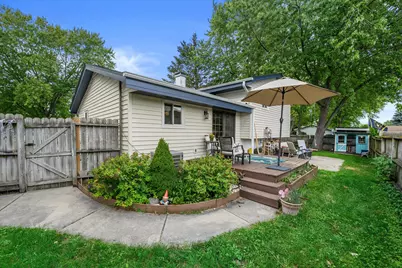 2645  Holly Grove Ct, Racine, WI 53402 - Photo 5