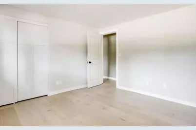 2050  Mt Kisco Dr, Elm Grove, WI 53122 - Photo 23