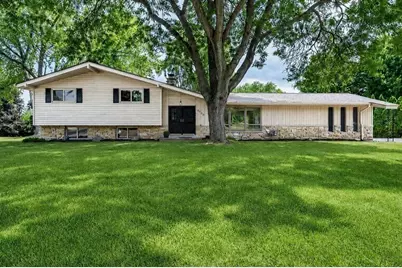 2050  Mt Kisco Dr, Elm Grove, WI 53122 - Photo 43