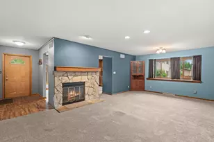 W156N10640 Cobbler Ln, Germantown, WI 53022 - Photo 7