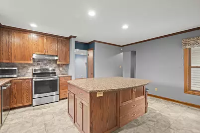 W156N10640  Cobbler Ln, Germantown, WI 53022 - Photo 11