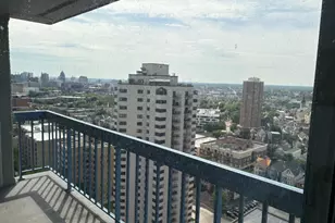 1660 N Prospect Ave, Milwaukee, WI 53202 - Photo 11