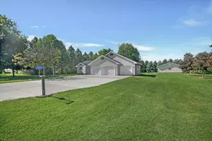 12120 Marken Rd, Meeme, WI 53042 - Photo 35