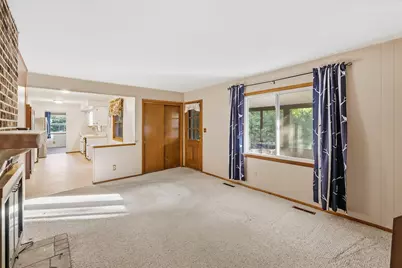 W53N849  Castle Ct, Cedarburg, WI 53012 - Photo 7