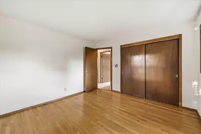 W53N849  Castle Ct, Cedarburg, WI 53012 - Photo 13