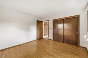 W53N849 Castle Ct, Cedarburg, WI 53012 - Photo 13