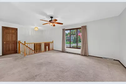 3560 S Oakdale Dr, New Berlin, WI 53151 - Photo 3