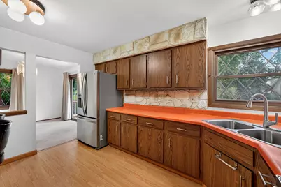 3560 S Oakdale Dr, New Berlin, WI 53151 - Photo 9