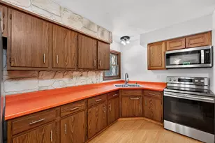 3560 S Oakdale Dr, New Berlin, WI 53151 - Photo 11