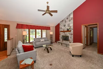 9358 S 33rd St, Franklin, WI 53132 - Photo 3