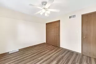 250 N 115th St, Wauwatosa, WI 53226 - Photo 15