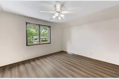 250 N 115th St, Wauwatosa, WI 53226 - Photo 11