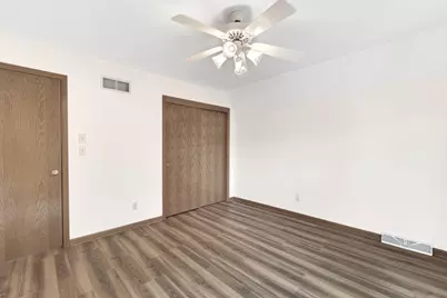 250 N 115th St, Wauwatosa, WI 53226 - Photo 15