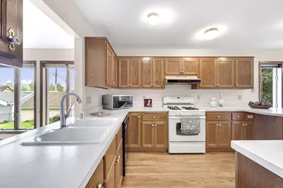 250 N 115th St, Wauwatosa, WI 53226 - Photo 5