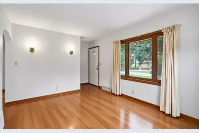 3923 N 78th St, Milwaukee, WI 53222 - Photo 3