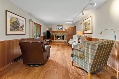 111 N Griffin St, Elkhorn, WI 53121 - Photo 5