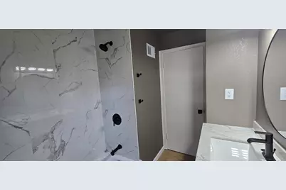 1823 S 52nd St, West Milwaukee, WI 53214 - Photo 5