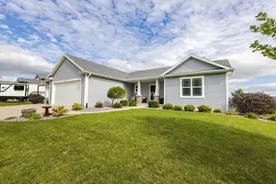 354 Rosewood Ave, Lake Mills, WI 53551 - Photo 3