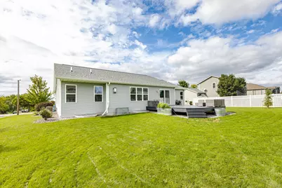 354  Rosewood Ave, Lake Mills, WI 53551 - Photo 9