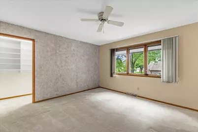 N80W13423  River Park Dr, Menomonee Falls, WI 53051 - Photo 27