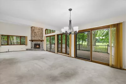 N80W13423  River Park Dr, Menomonee Falls, WI 53051 - Photo 11
