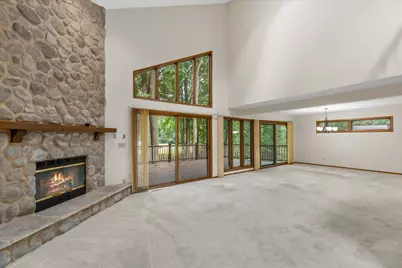 N80W13423  River Park Dr, Menomonee Falls, WI 53051 - Photo 9
