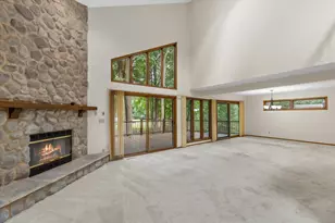 N80W13423 River Park Dr, Menomonee Falls, WI 53051 - Photo 9