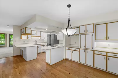 N80W13423  River Park Dr, Menomonee Falls, WI 53051 - Photo 13