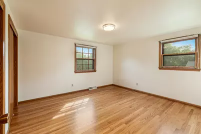W213N10189  Beech Dr, Germantown, WI 53017 - Photo 13