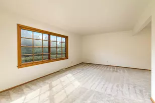 W213N10189 Beech Dr, Germantown, WI 53017 - Photo 5
