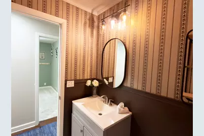 W240N4035  Swan Rd, Pewaukee, WI 53072 - Photo 23