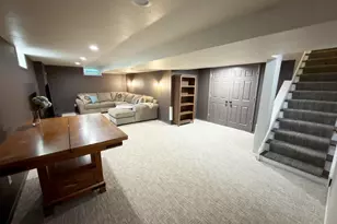 W240N4035 Swan Rd, Pewaukee, WI 53072 - Photo 25
