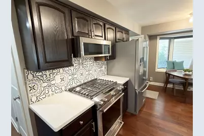 W240N4035  Swan Rd, Pewaukee, WI 53072 - Photo 9