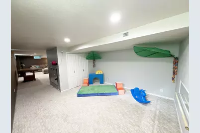 W240N4035  Swan Rd, Pewaukee, WI 53072 - Photo 27