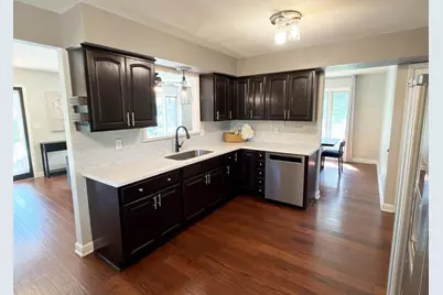 W240N4035  Swan Rd, Pewaukee, WI 53072 - Photo 11