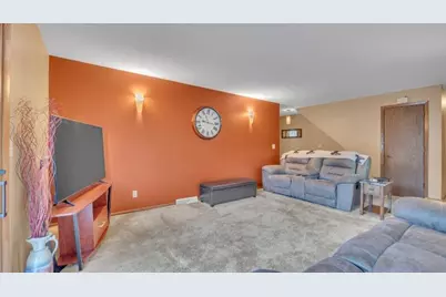 3520  Highcliff Cir, Sheboygan, WI 53083 - Photo 5