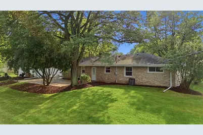 W154N8216  Valley View Dr, Menomonee Falls, WI 53051 - Photo 25