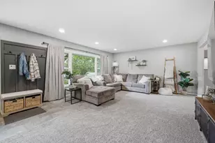 W154N8216 Valley View Dr, Menomonee Falls, WI 53051 - Photo 3
